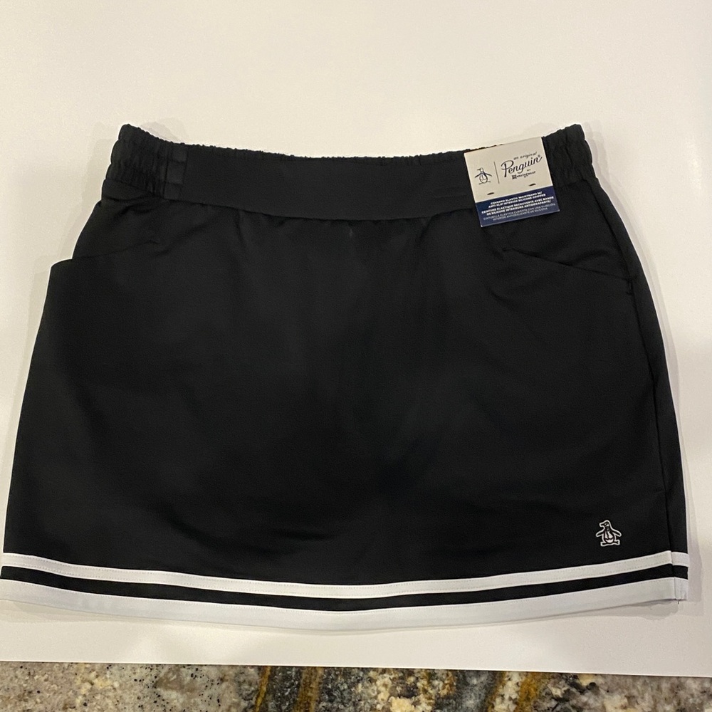Original Penguin Ladies Skort, size small, color Black w/ white trim
